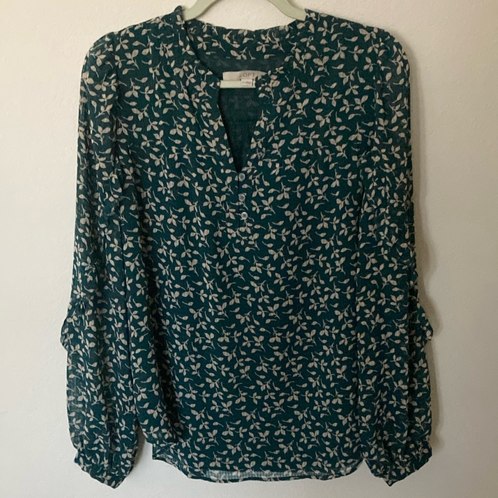 LOFT Medium Green lined Blouse, beige leaves,ruffled collar. Made in Indonesia